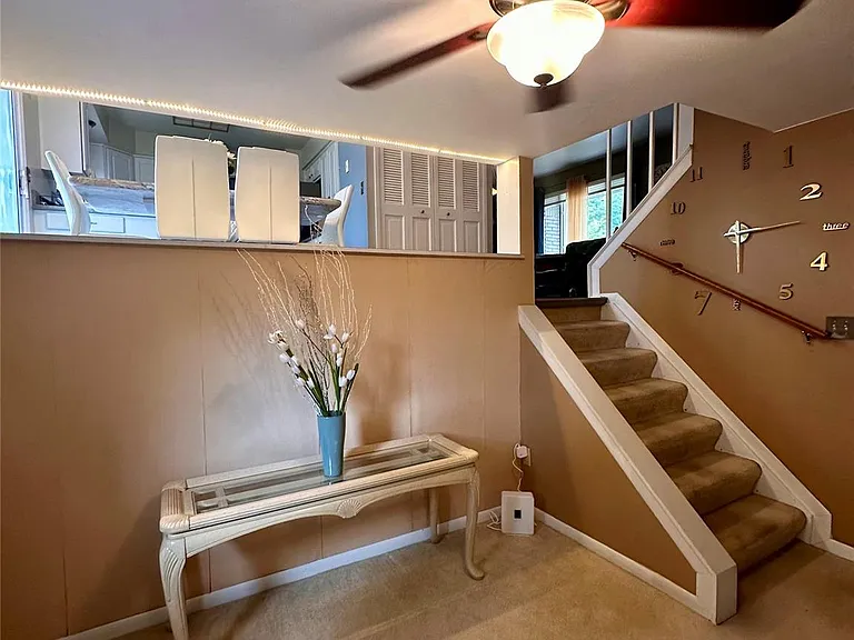6942 Leslee Crest Dr — Photo 13