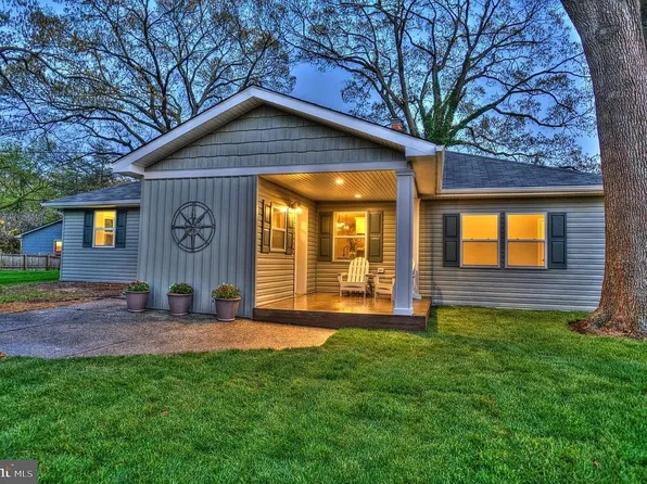 211 Sillery Bay Rd, Pasadena, MD 21122