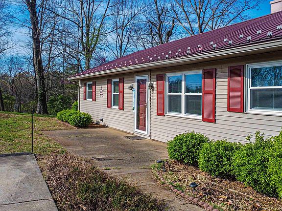 3rd image of 3924 Pecan Dr
