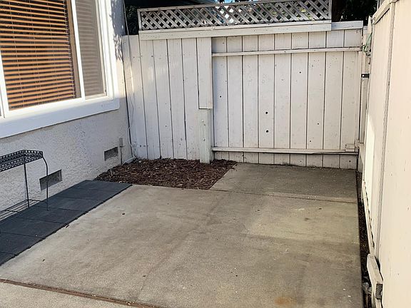 4th image of 755 W Valley Dr #2