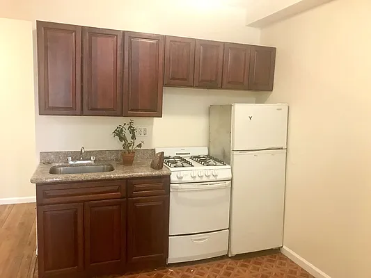 Rented by Lucky Apt Inc | media 35