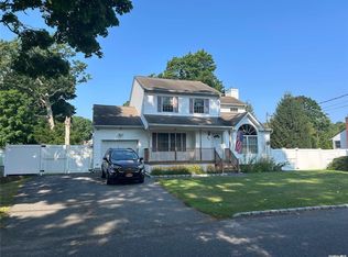 22 Teepee Rd, Rocky Point, NY 11778