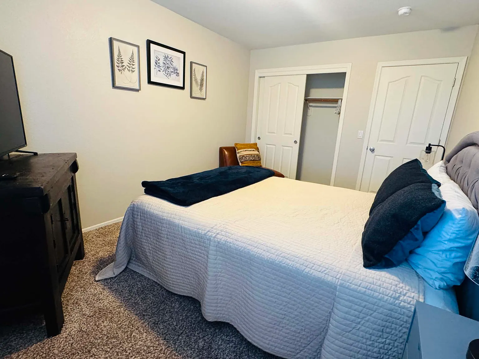 5 bed, 2900 sqft, $800 — Photo 3