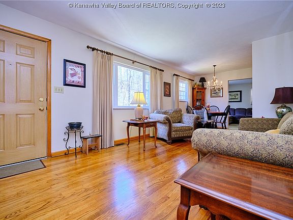 5th image of 2027 La Siesta Ln