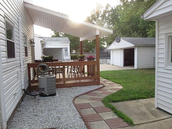 5th image of 35555 Blanch Ave