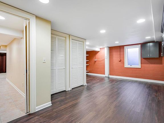 5th image of 333 W 2nd St #1