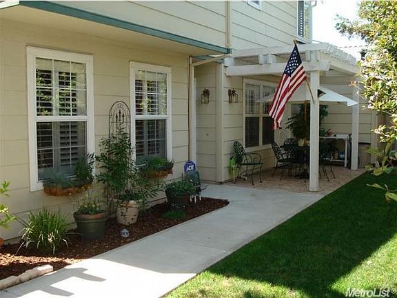 3rd image of 1012 Westbury Ct
