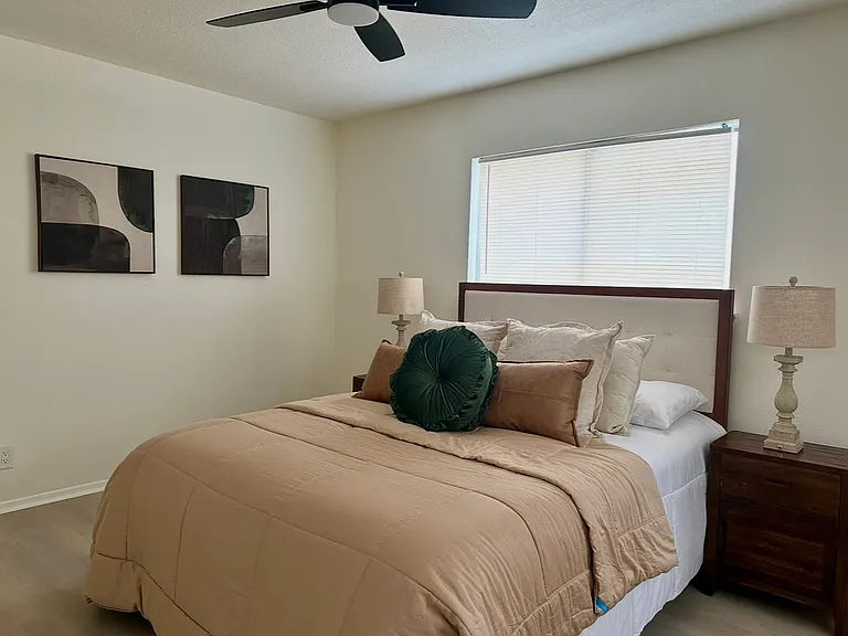 4706 Esterbrook — Photo 4