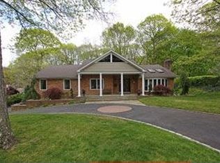 78 Flamingo Rd, Roslyn, NY 11576