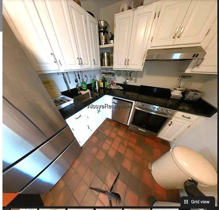 3 bed, 2.0 bath, $4,850 — Photo 2