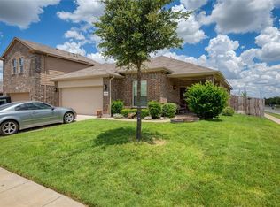 8200 Sleeping Doe Dr, Fort Worth, TX 76179