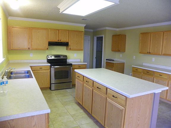 3rd image of 379 Copper Hill Dr