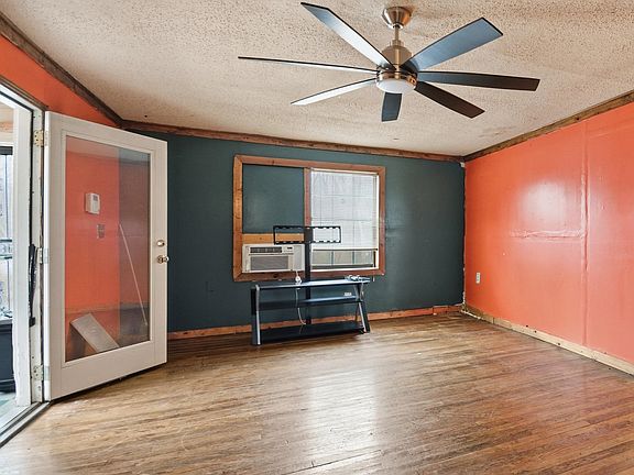 3rd image of 12 E Peebles Rd