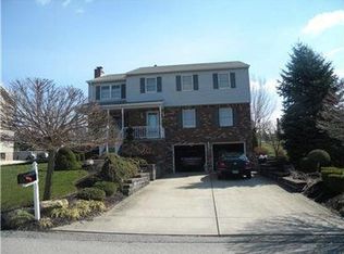 8 Roseanne Cir, Irwin, PA