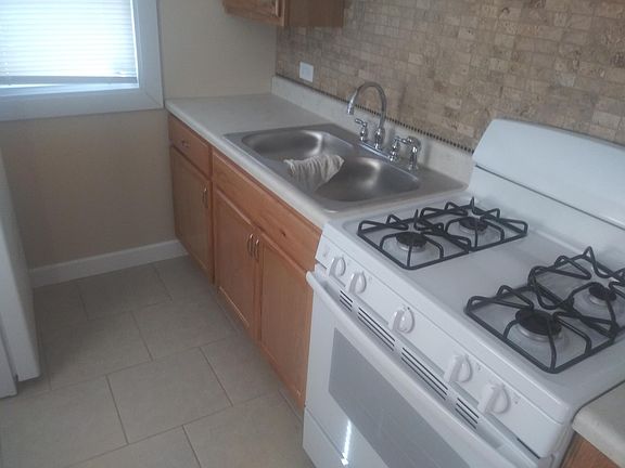 New Kitchen. 100% new. Nee stove and refrigerator also.