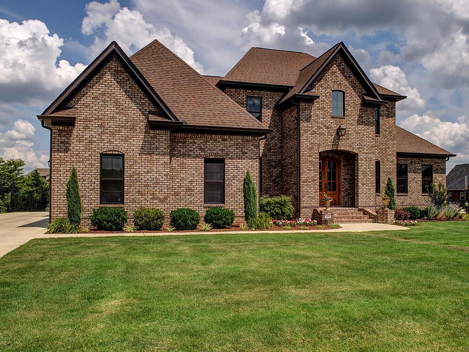 1st image of 2810 Craythorne Dr