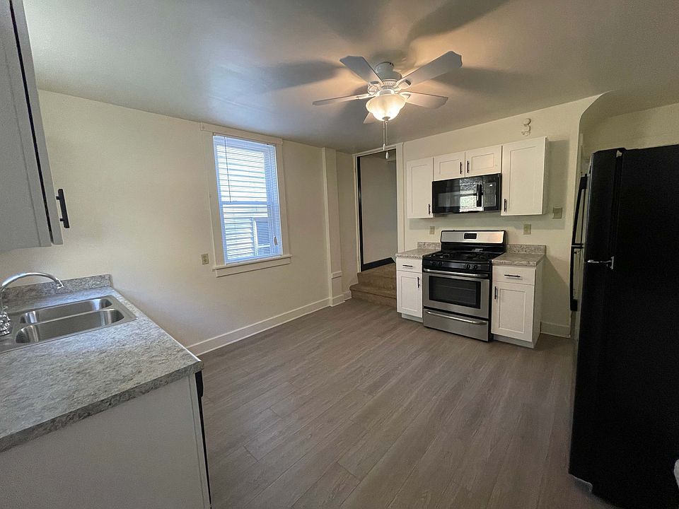 Venture Street Apartments_White Kitchen View