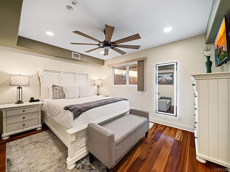886 Felspar St — Photo 22
