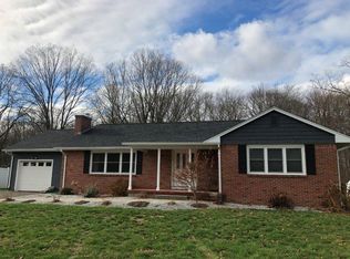 19 Primrose Path, Hatfield, MA 01038