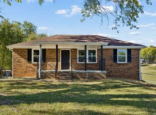 239 Raintree Dr, Clarksville, TN 37042