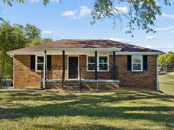 239 Raintree Dr, Clarksville, TN 37042