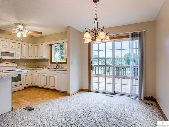 5th image of 7701 Cottonwood Ave