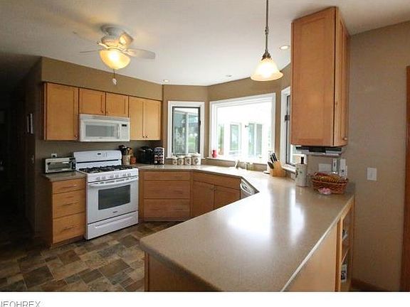 3rd image of 3148 Crown Pointe Dr