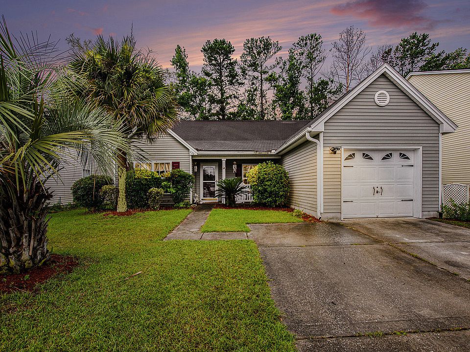 1st image of 270 Avonshire Dr