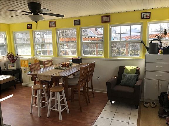 2nd image of 3520 Garden Ave