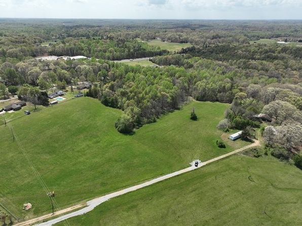 207 Roe Rd, Greenville, SC 29611