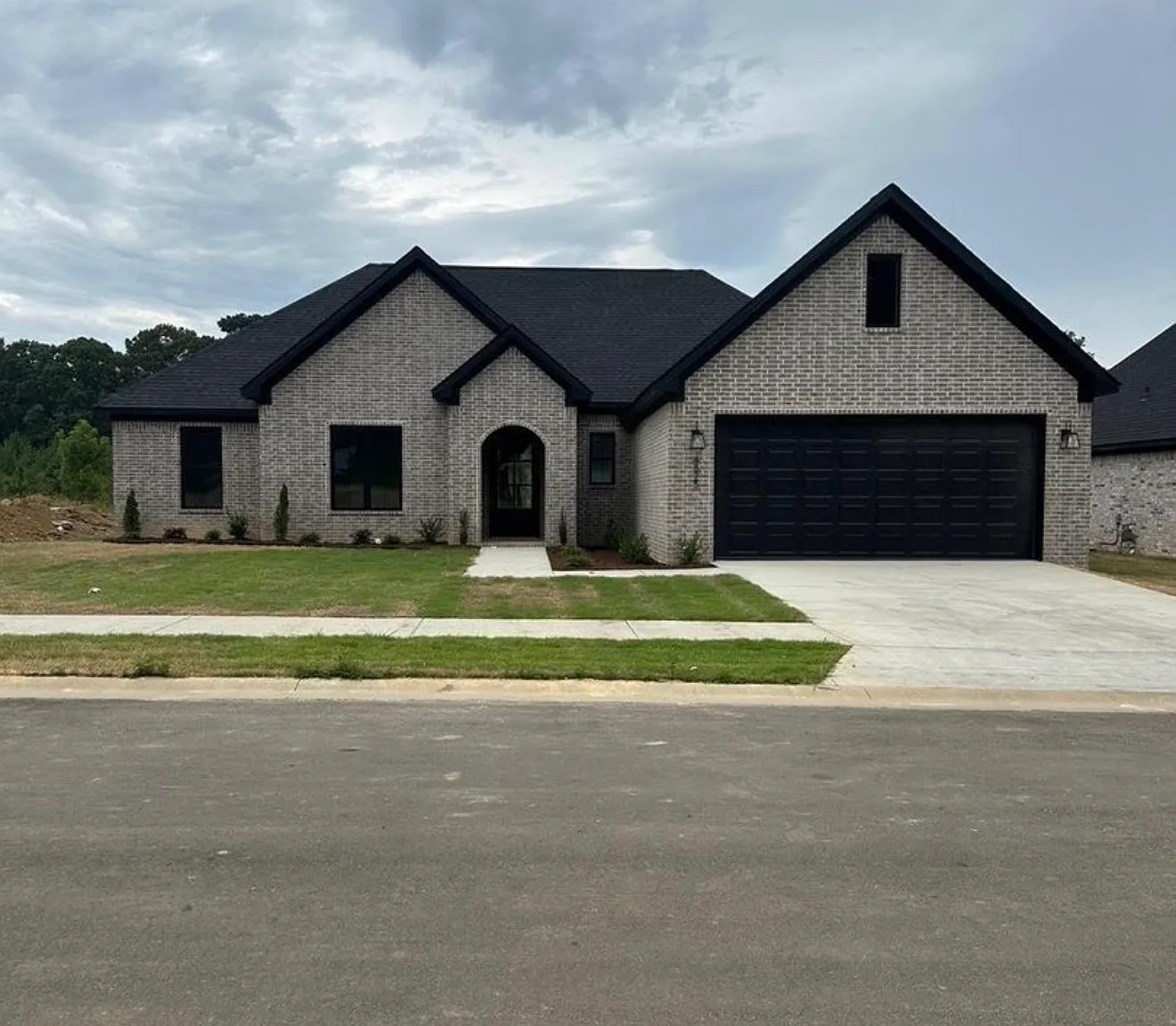 4 bed, 2060 sqft, $3,050 — Photo 1