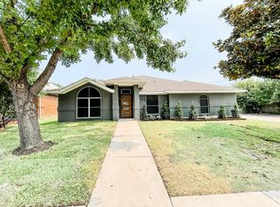 8184 Heritage Place Dr, Fort Worth, TX 76137