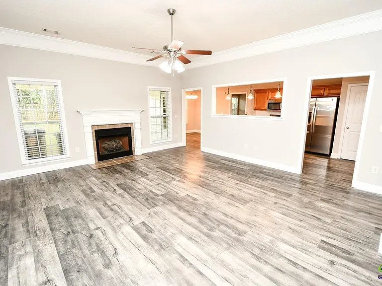 304 Newport Ave — Photo 4