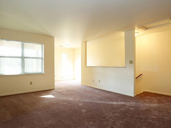 5th image of 19 Belles Cove Dr APT G