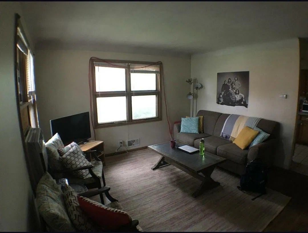 5 bed, 1800 sqft, $2,250 — Photo 2