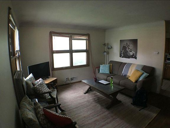 3rd image of 1098 26th Ave SE
