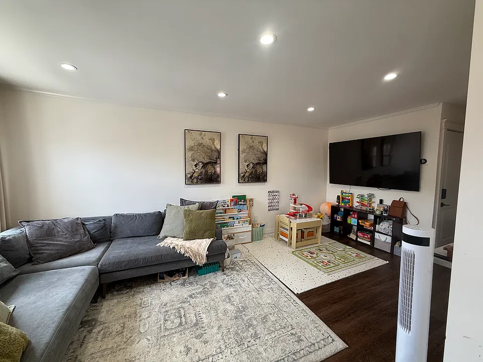 3620 166th St #3