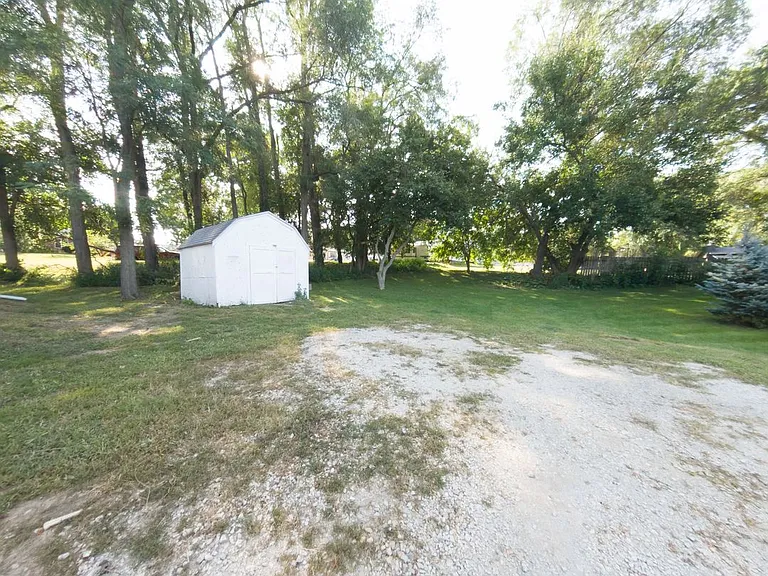 302 Porter Ave — Photo 14