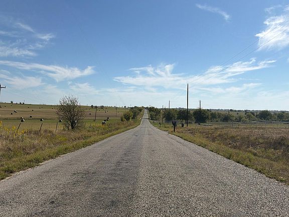 4th image of 785 County Road 2845