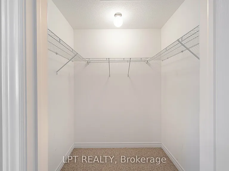 124 Parkinson Cres #15 — Photo 15