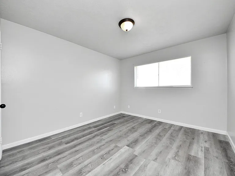 8011 La Roche Ln — Photo 38
