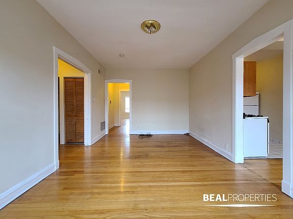 3rd image of 2244 W Wilson Ave APT 307