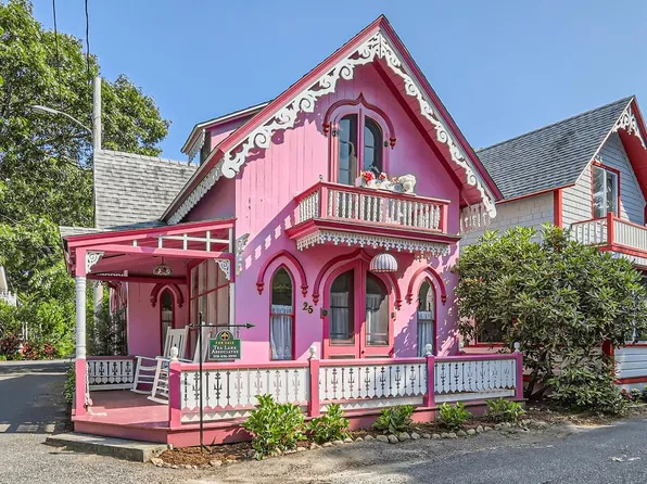 25 Butler Ave, Oak Bluffs, MA 02557