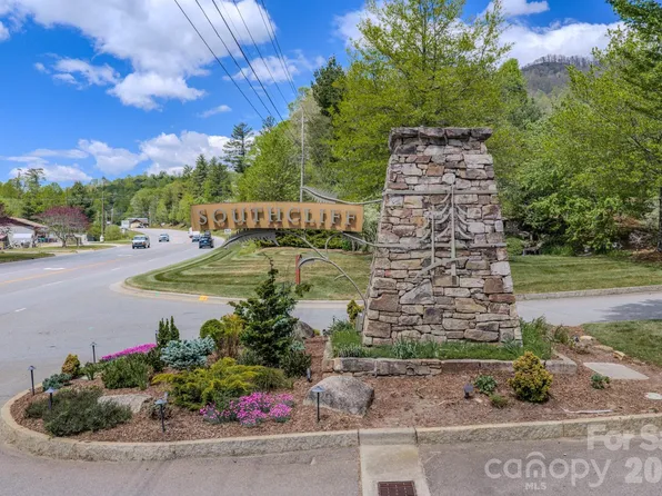 67 Clear Water Trail Rd #511, Fairview, NC 28730