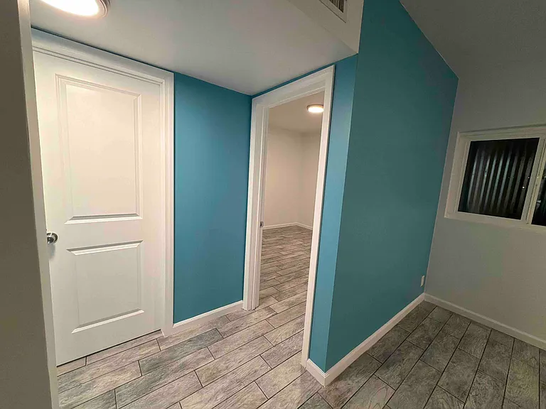 903 New Depot St #10 — Photo 6