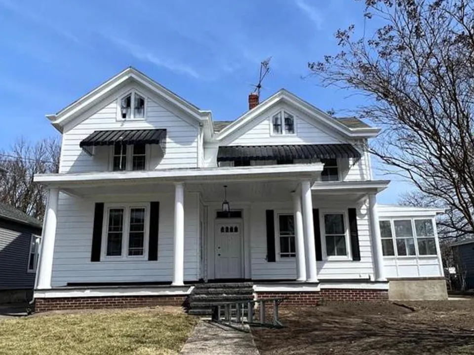 141 W Main St