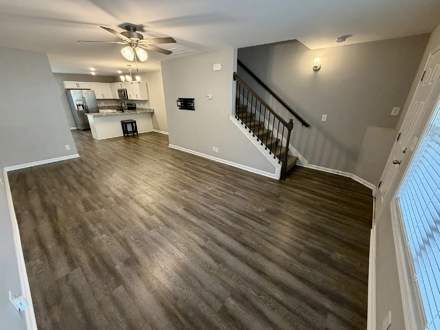 2 bed, 2.5 bath, 1216 sqft, $1,395 — Photo 2