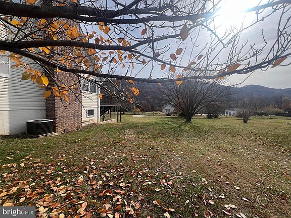 4th image of 73 White Willow Ct
