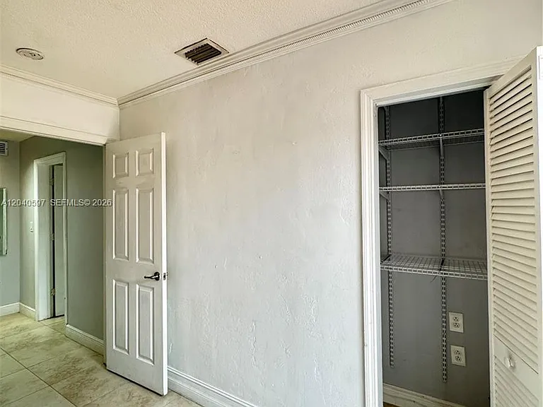 11340 SW 41st Ter — Photo 12