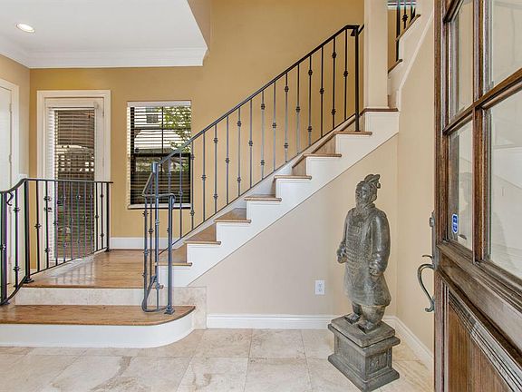 4th image of 5632 Winsome Ln